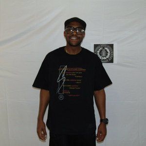 Outuhline Clothing Company T-Shirt XL